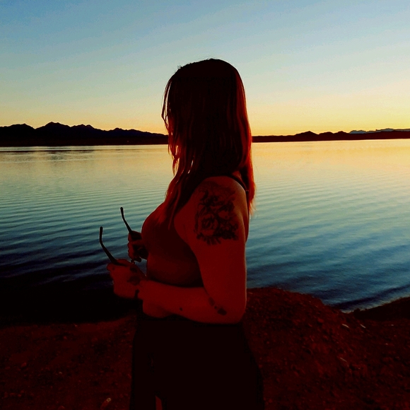 Meet your Posher, Gloria - Picture 1 of 1